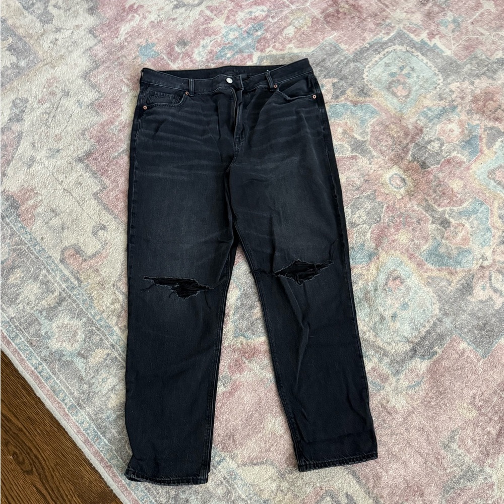 Women’s Black Distressed Jeans